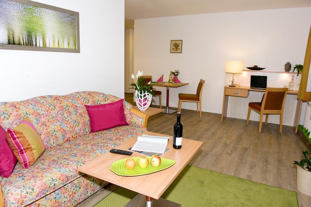 Ferienwohnungen - Boarding Wohnungen Sonnenhof Lenzing Room photo
