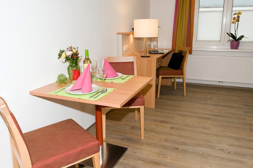 Ferienwohnungen - Boarding Wohnungen Sonnenhof Lenzing Room photo